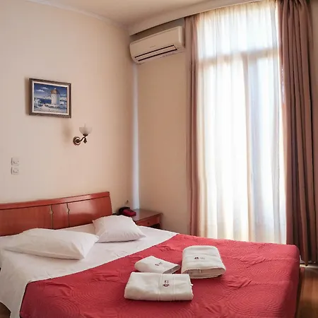 Cecil Hotel 2*